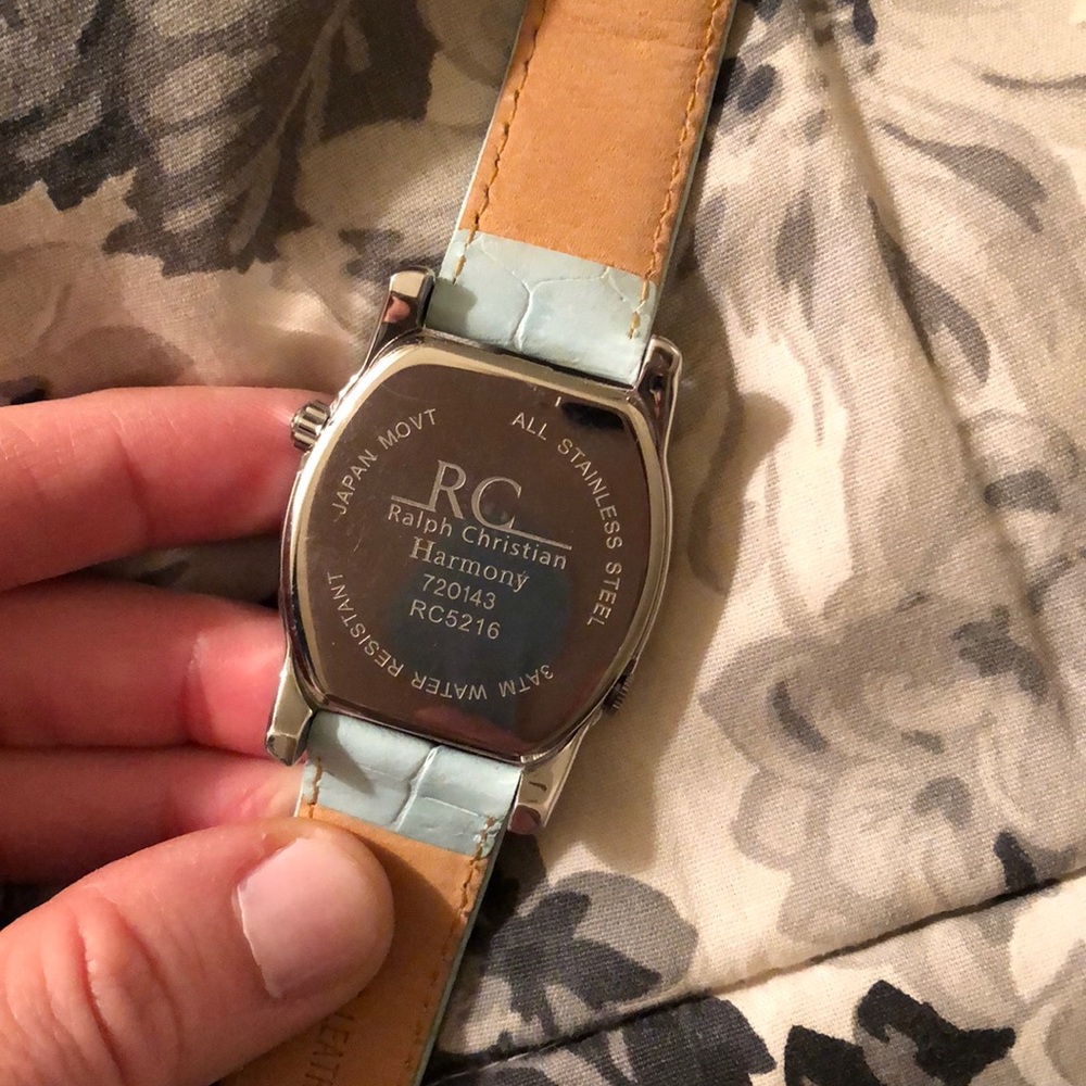 Powder blue wrist watch - Picture 3 of 5